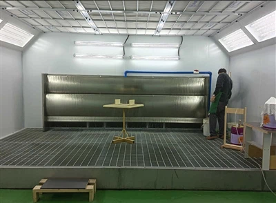 Tayland'da İki Takım Su Perdesi Püskürtme Kabini